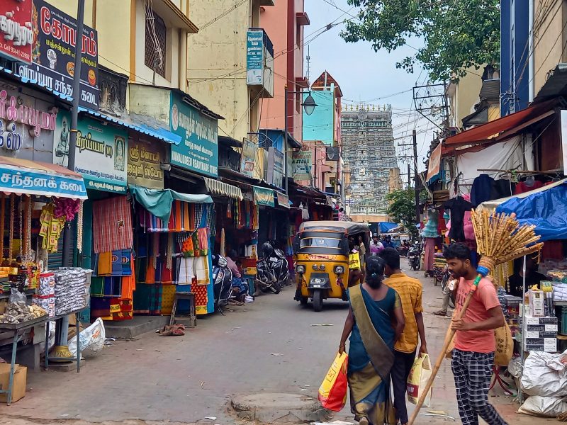 Straßenszene in Madurai, Indien