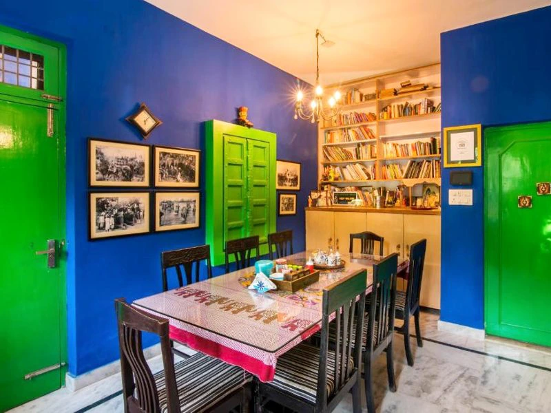 Esstisch im Homestay in Agra