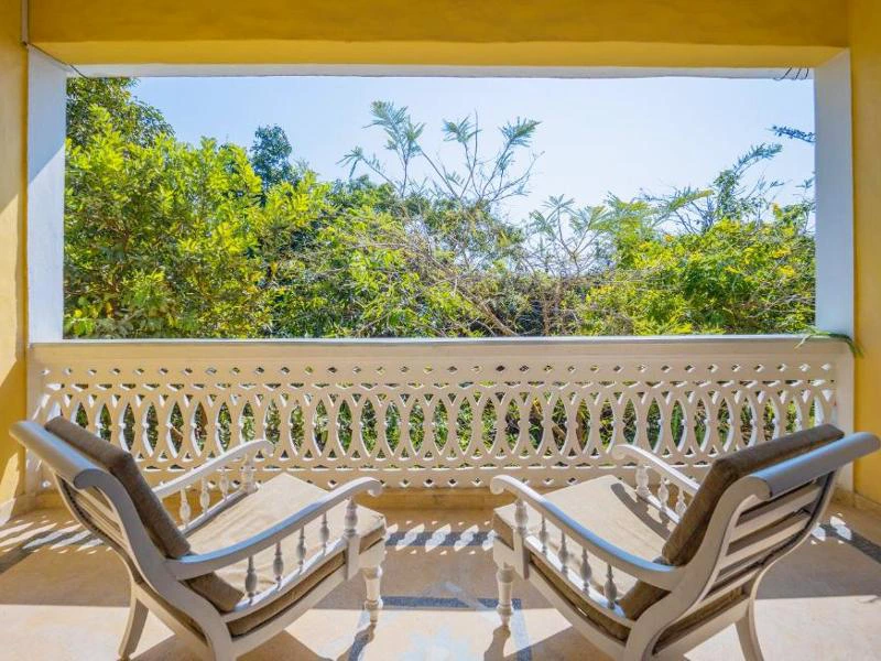 Gemütliche Terrasse im Hotel in Goa