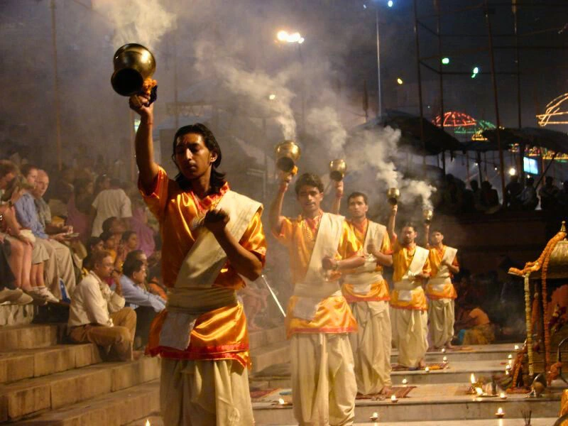 India varanasi gagnes fire show