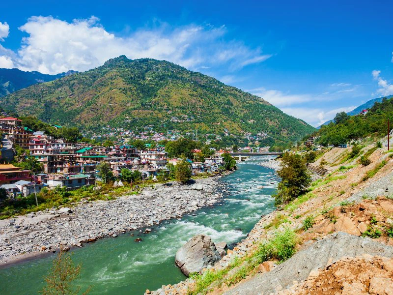 Fluss durch Manali in Indien
