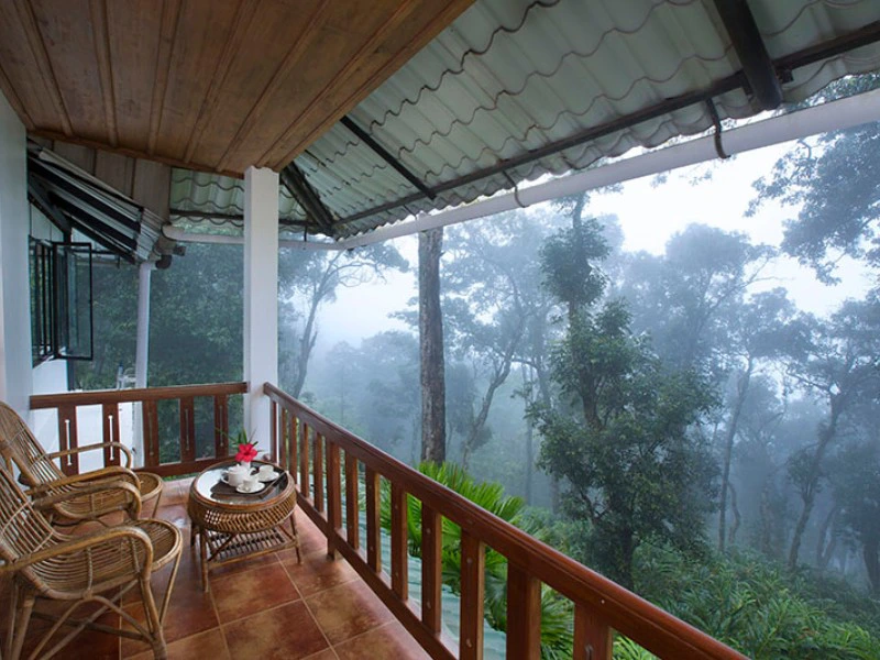 Balkon im Hotel in der Nähe von Munnar, Indien