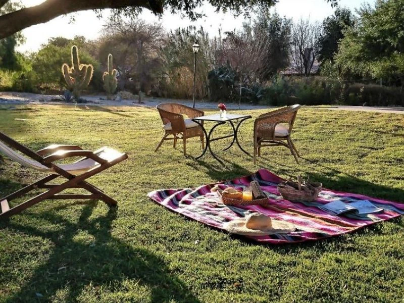 Picknick im Hotelgarten in Cafayate in Argentinien