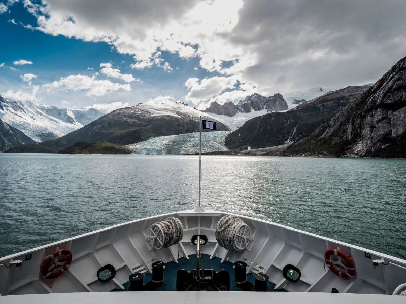 Schiffsbug in Patagonien am Kap Hoorn in Argentinien