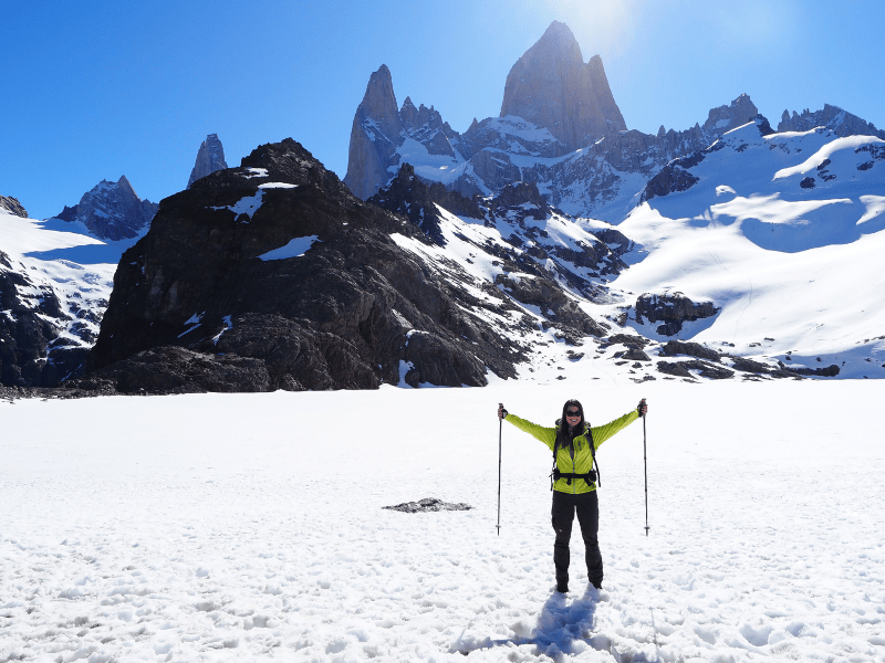 Frau an der Laguna de los Tres Fitz Roy Patagonien