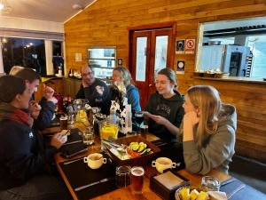 Essensraum im Refugio im Torres del Paine Nationalpark