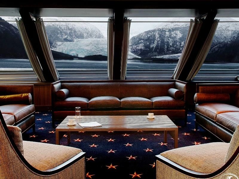 Lounge in dem Kreuzfahrtschiff