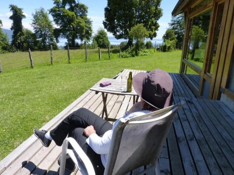 Außenbereich der Lodge in Puyehue