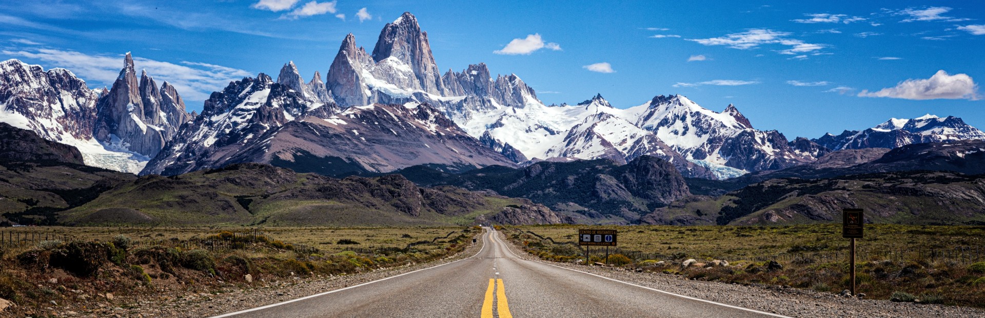 Straße im Torres Nationalpark in Chile