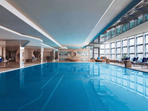 Innenpool im Hotel