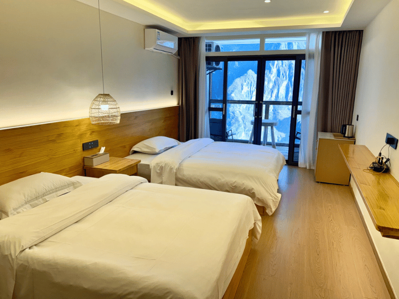 Zimmer im Gasthaus in der Tigersprungschlucht