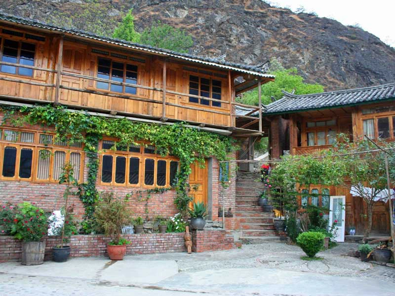 Hof vom Gasthaus in der Tigersprungschlucht