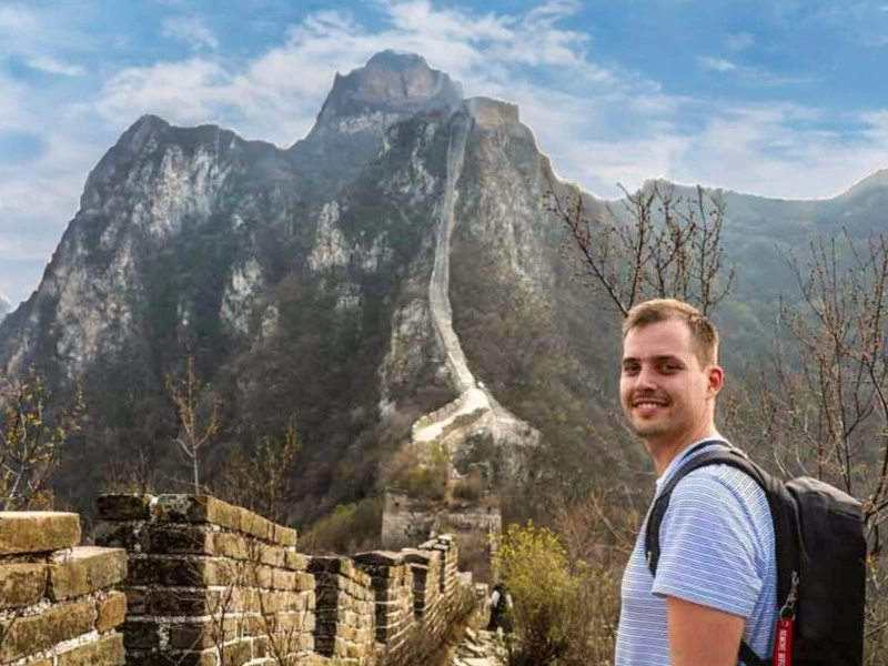 Reisspecialist Danny op de Chinese muur