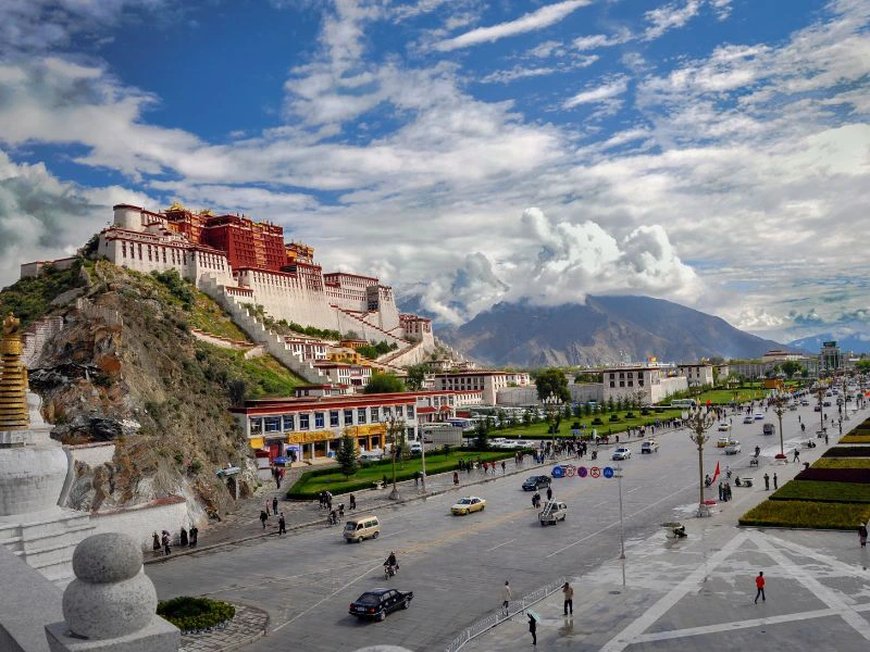 Das Potala Kloster in Lhasa in Tibet