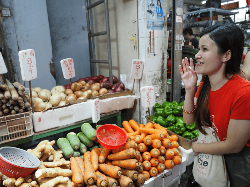 Marktbesuch während der Food Tour in Hong Kong