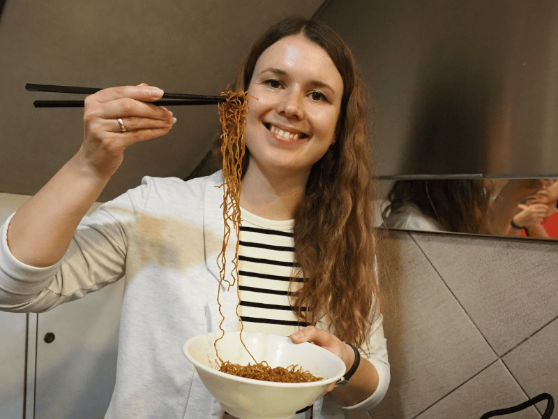 Kostprobe während der Food Tour in Hong Kong