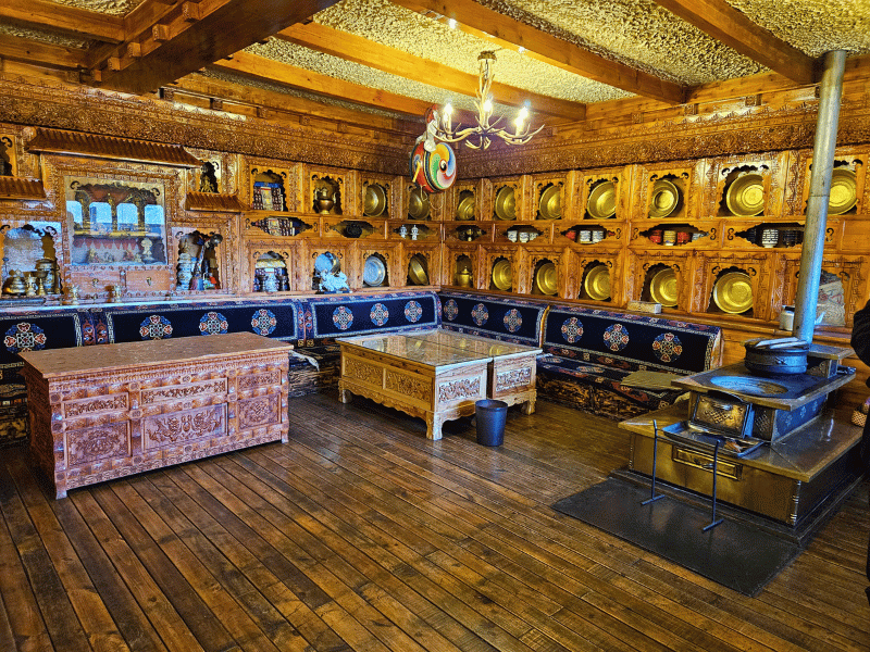 Gemütlicher Sitzbereich im Special Stay nahe Jiuzhaigou