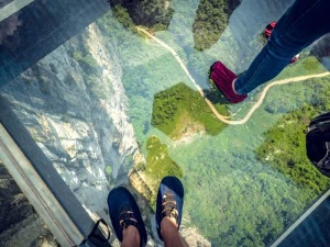 Glasbrücke über den Grand Canyon von Zhangjiajie