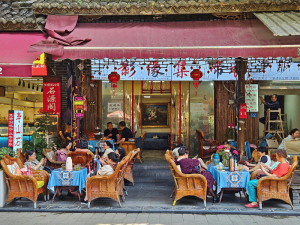 Einheimische im Teehaus in Chengdu, China