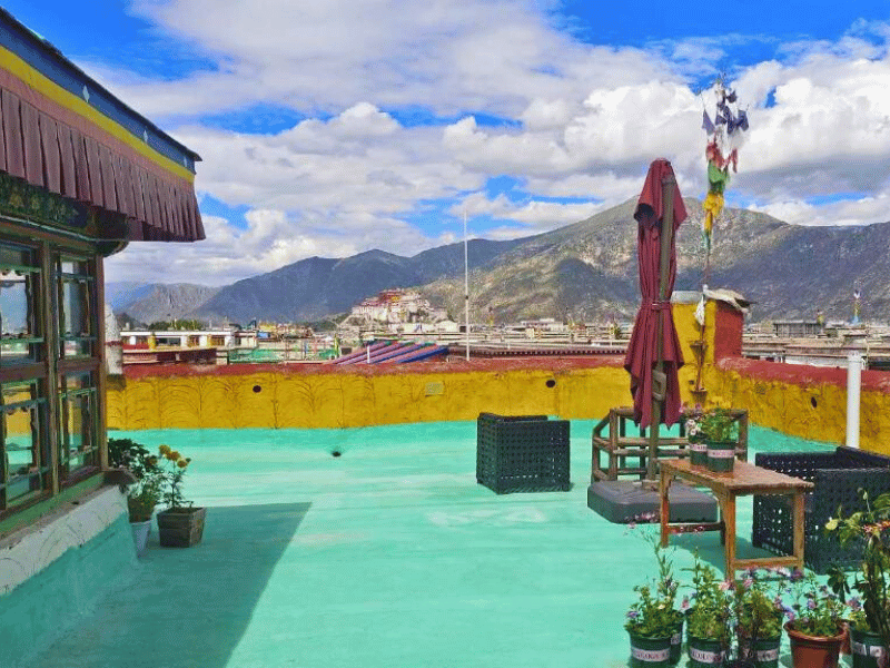 Terrasse im Hotel in Lhasa, Tibet