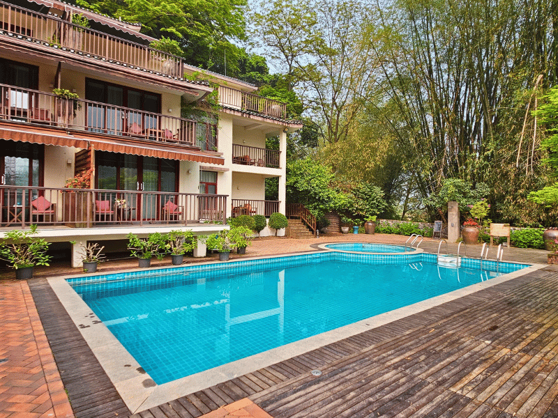 Komfortables Hotel mit Pool in Yangshuo