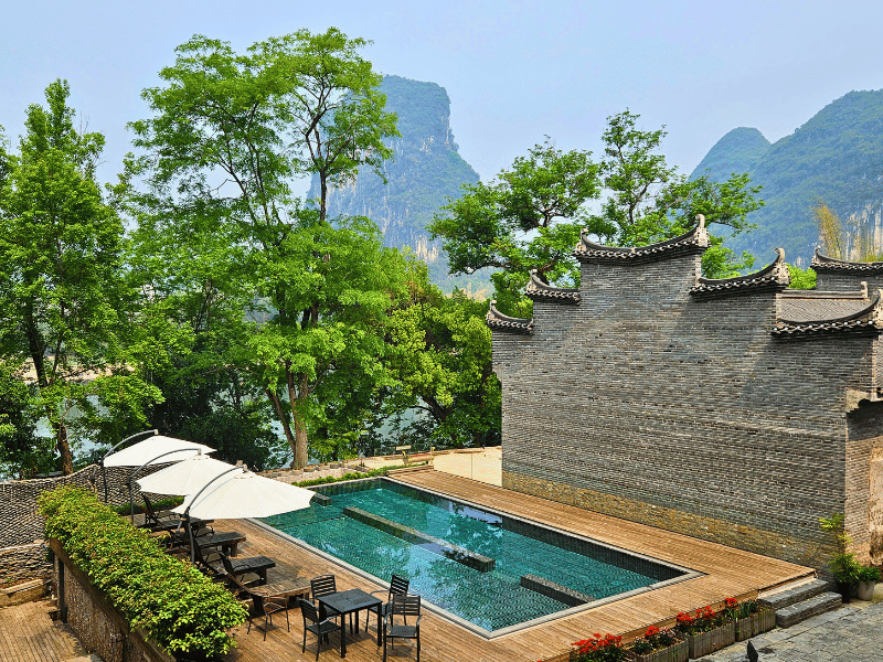 Komfortables Hotel mit Pool in Yangshuo
