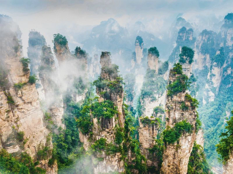 Blick über die Avatar Berge von Zhangjiaje