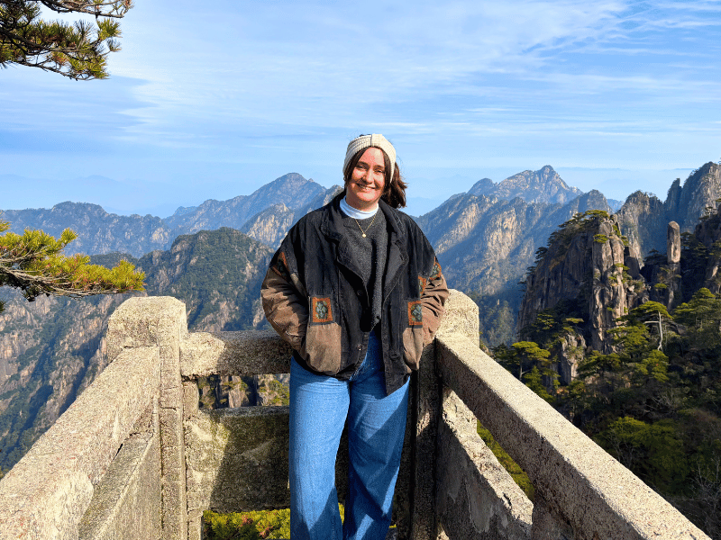 Frau in den Gelben Bergen in China