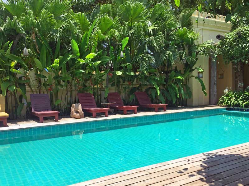 Hotel mit Swimmingpool im Tal der Tempel von Bagan