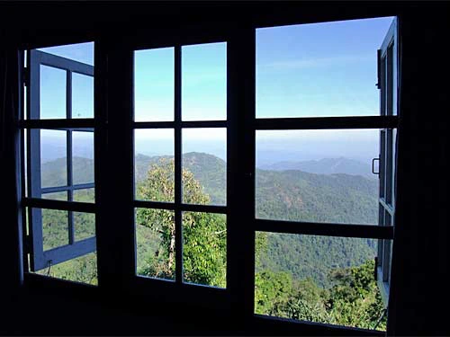 Rundreise Myanmar: Eindrucksvoller Ausblick - goldener Fels