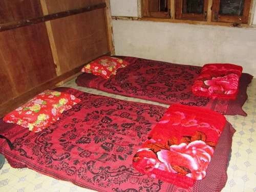Trekking in Myanmar: Matten im Homestay