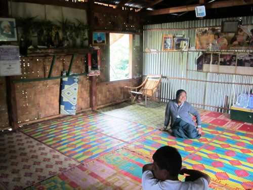 Trekking in Myanmar: lokale Familie im Homestay
