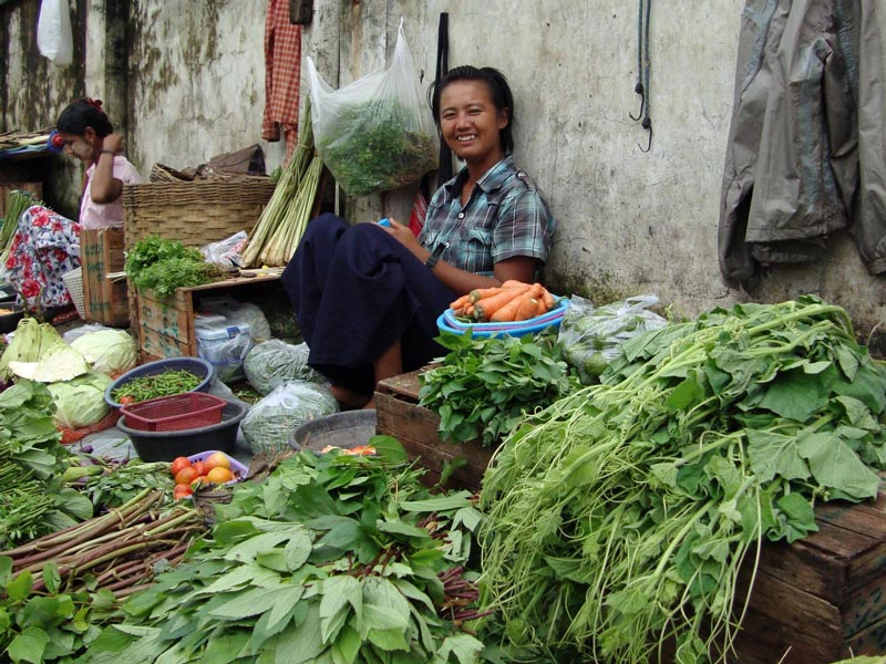 Marktfrau in Yangon