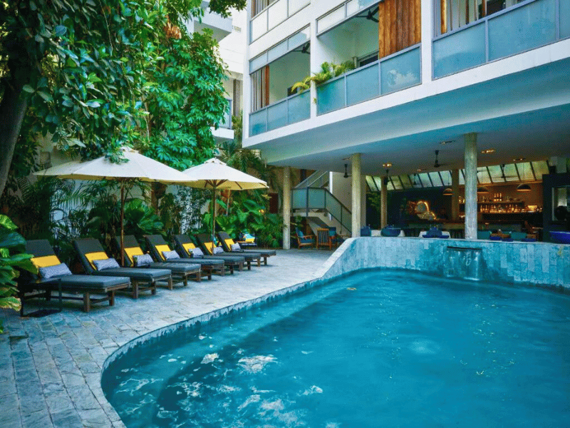 Hotelpool in Phnom Penh Kambodscha