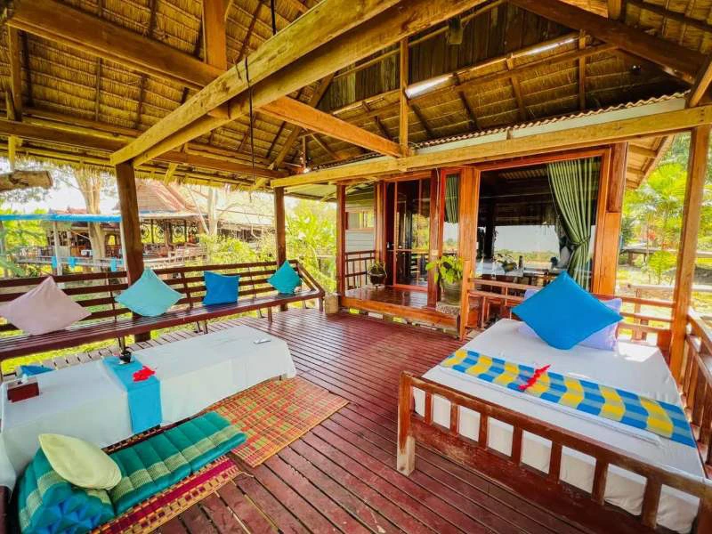 Aufenthaltsbereich im Hotel in Stung Treng, Kambodscha