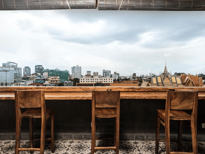 Rooftop Bar im Hotel in Phnom Penh Kambodscha