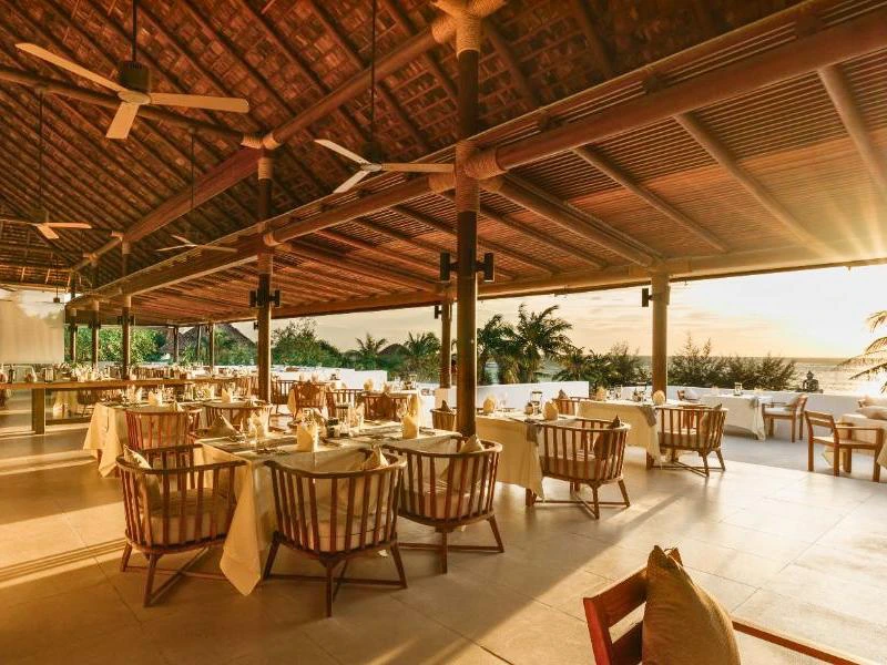 Restaurant im komfortablen Hotel auf Koh Rong, Kambodscha