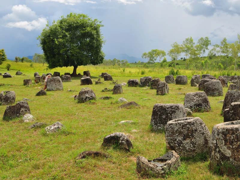 Die Ebene der Tonkrüge in Laos