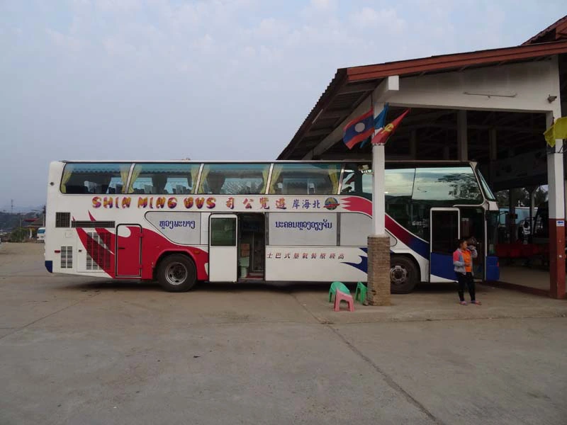 Öffentlicher Bus in Laos