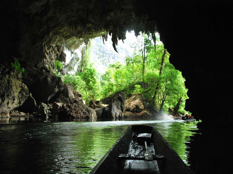 Ausflug zur Kong Lor Höhle bei Thakhek in Laos