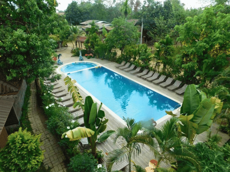 Hotelpool auf Don Khone in Laos