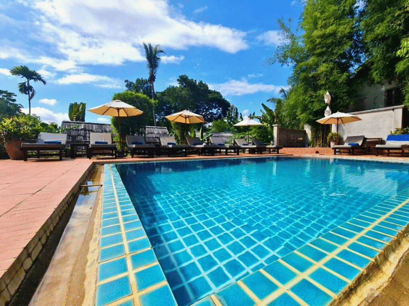 Hotelpool in Luang Prabang Laos