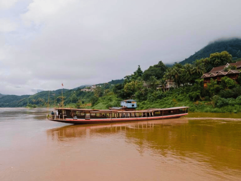 Boot auf dem Mekong in Laos