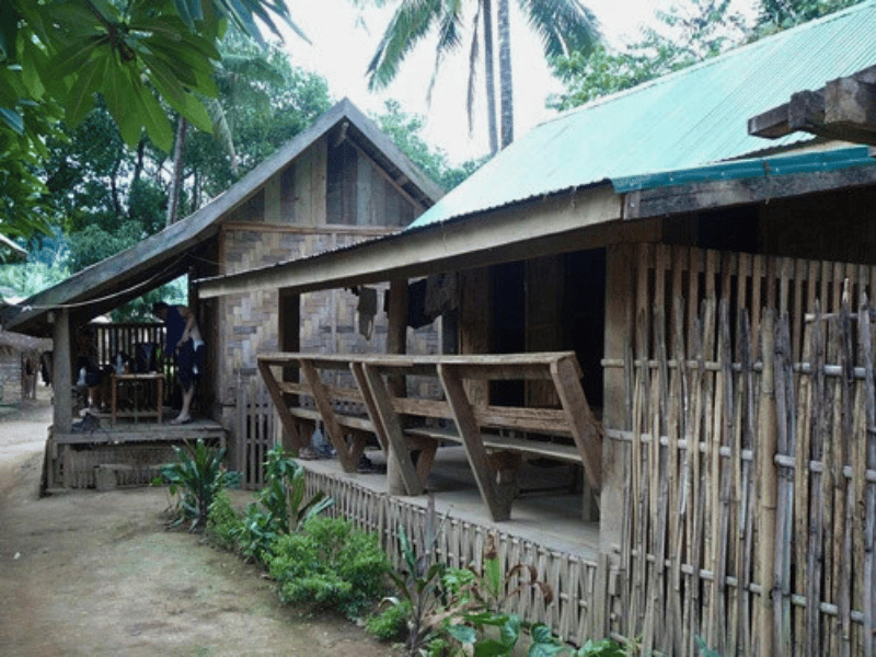 Hütte im Bergdorf in Laos