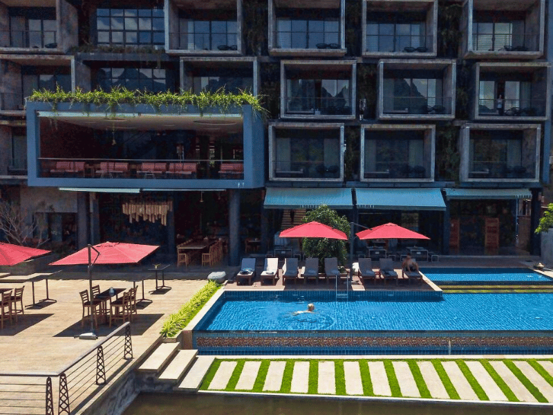 Pool im Hotel in Vang Vieng Laos