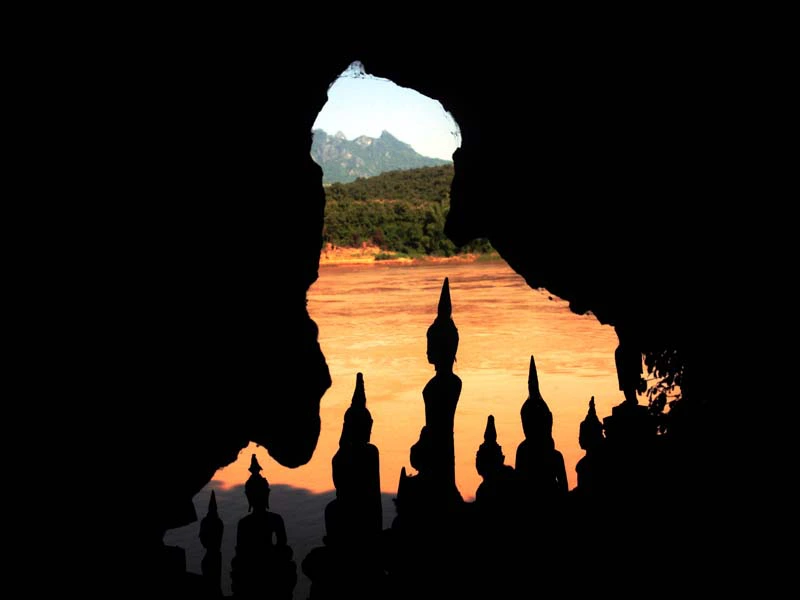 Blick aus der Pak Ou Höhle auf den Mekong in Laos