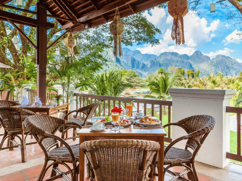 Restaurant im komfortablen Hotel in Vang Vieng, Laos