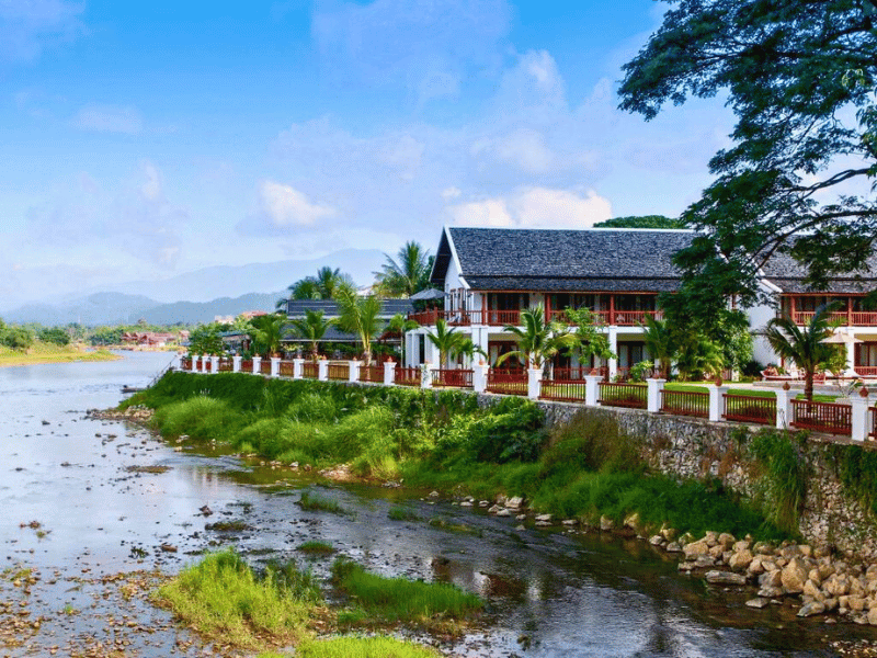 Komfortables Hotel am Fluss in Vang Vieng, Laos