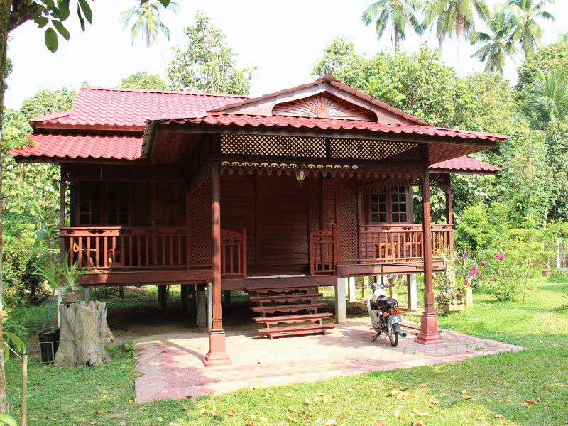 Holzchalet bei Kota Bharu, Malaysia
