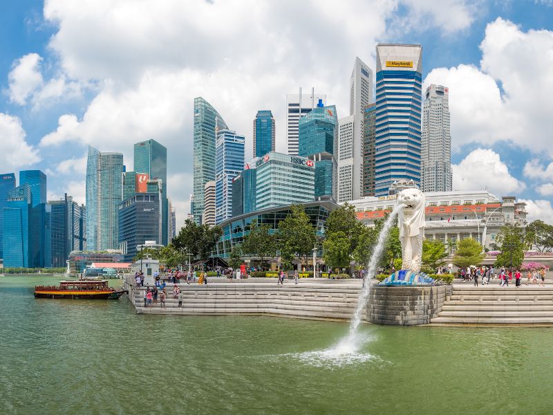 Merlion und Skyline in Singapur